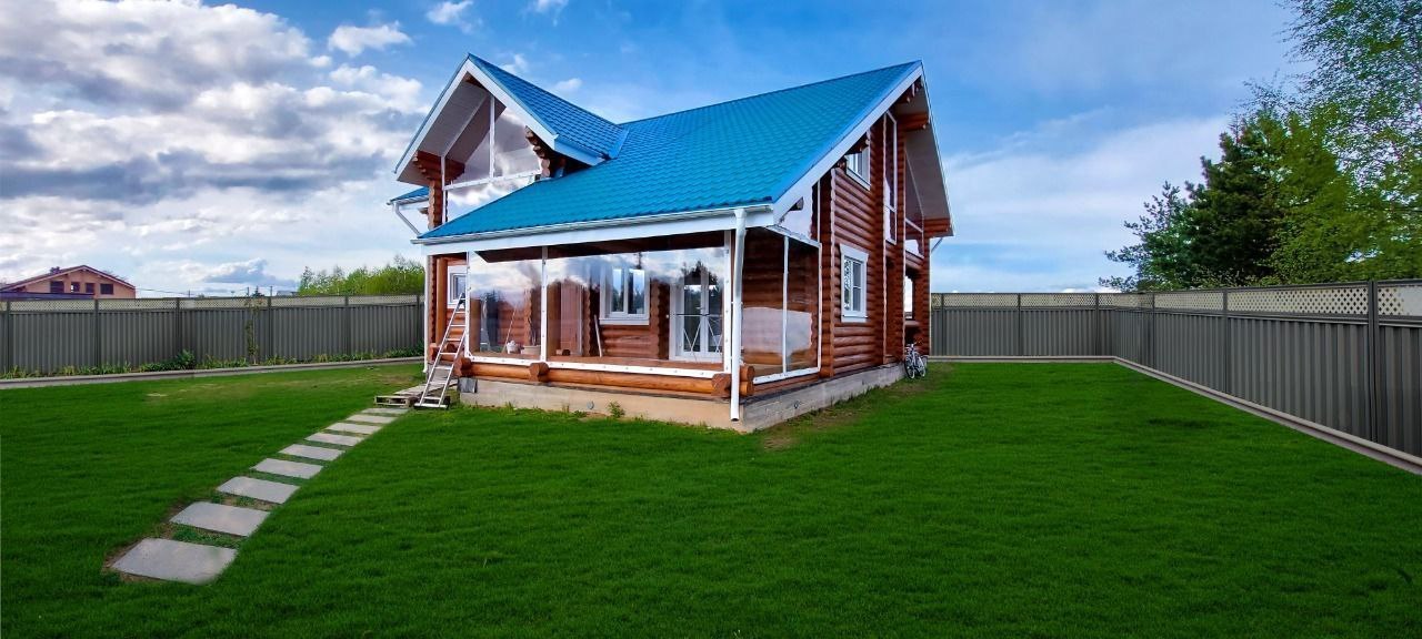 Мягкие окна на веранде загородного дома в Никологорах